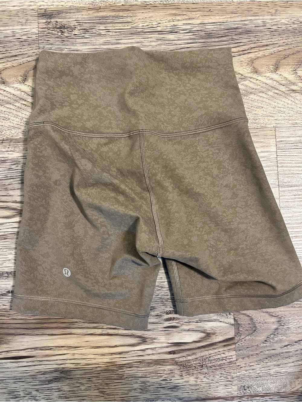 Lululemon Wunder Train 6" Short